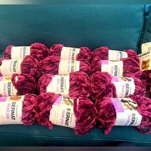 BERNAT Velvet Plus - Burgundy Plum